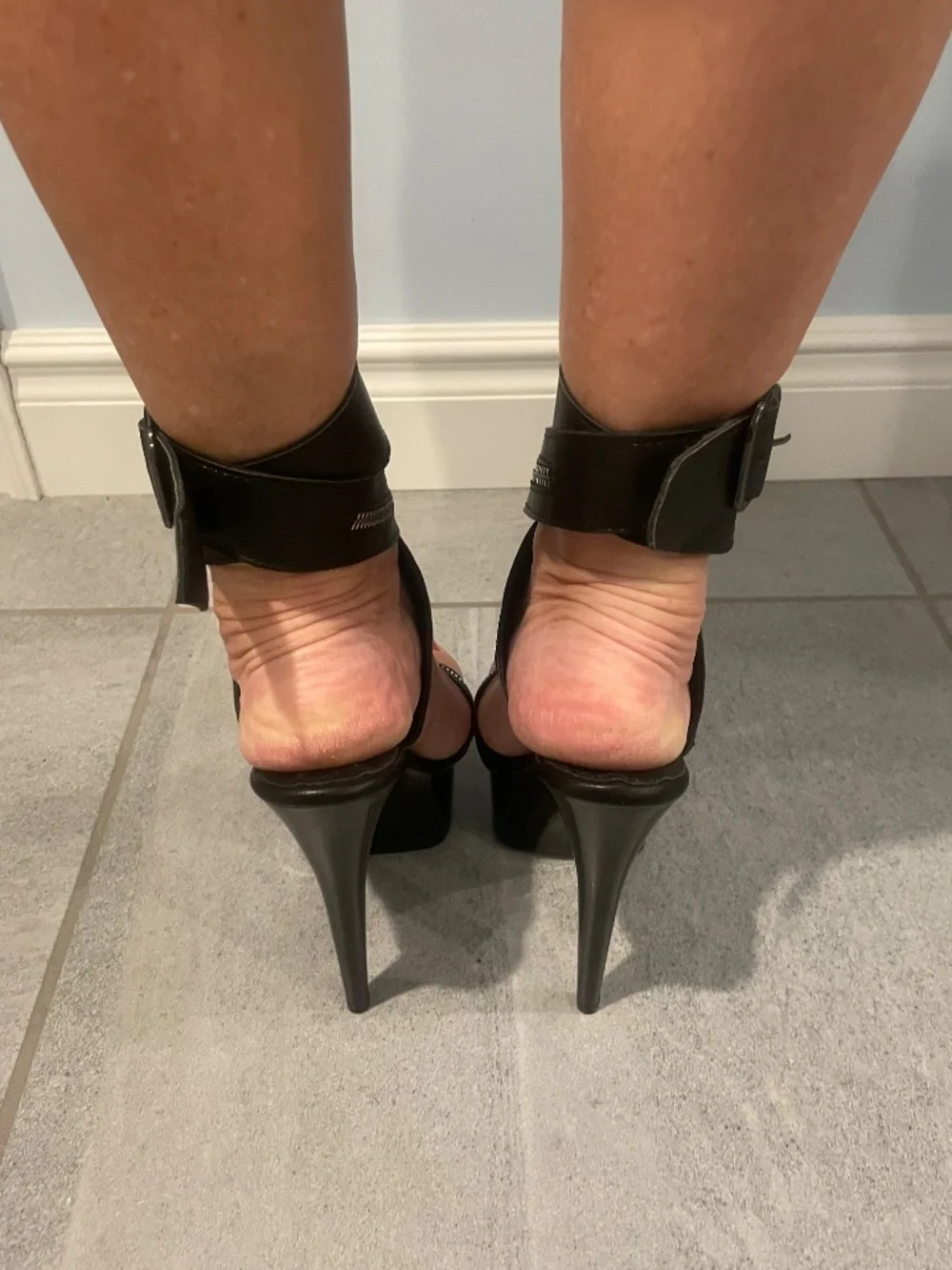 NNB NO NAME Black Zipper Design High Heel Platform